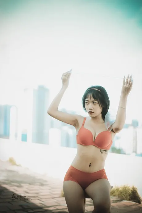 Đêm BDSM Đầu Hàng Ngọt Ngào